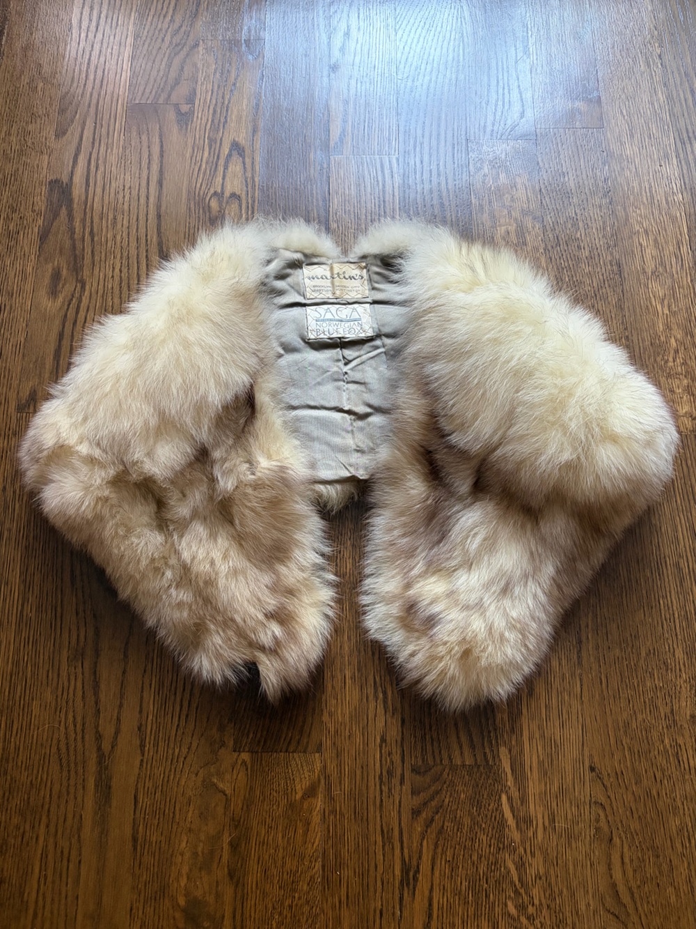 VINTAGE SAGA FURS Norwegian Blue Fox Caplet Scarf Shawl Stole